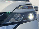 【LEDヘッドライト】悪天候や夜間走行時も良好な視界を確保し安心して運転できる高輝度LEDヘッドライトを装備!点灯速度が早く、消費電力も抑えられています。
