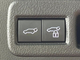 【パワーバックドア】スマートキーや運転席のボタンを押すだけでリアゲートが自動で開閉します!荷物を持っている時や、高い位置にあるバックドアを閉める際に便利な機能です♪