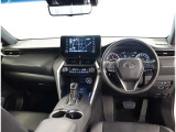 オシャレなインテリアで運転する気分も盛り上がりますよね^^