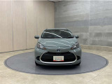 お車購入のポイントとなるフロントマスクです!シャープな目つきが印象的なデザインのヘッドランプです。