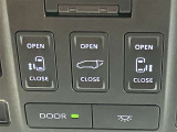 運転席天井部のサテライトスイッチです。