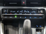 左右独立温度コントロールフルオートエアコンです。運転席、助手席それぞれで独立して温度設定ができます。冷え性の方が乗っても安心ですね♪