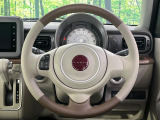 【純正革巻きステアリング】上質な革を使用することで、手にしっかり馴染みとても運転しやすいハンドルです♪