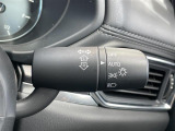 【オートライト(AUTO)】外の明るさをシステムが感知して、自動でヘッドライトが点灯します。ヘッドライトをつけ忘れを防ぐ便利機能です。
