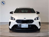 BMW代表的な特徴のキドニーグリル。BMWのすべてのモデルに採用され、BMWらしさを強調しております。