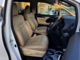 運転席シート廻りは使用感も少なく、良好な状態となっています。丁寧に使われていたことがよくわかりますね。