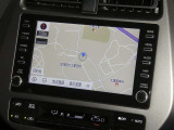 【8インチ純正ナビ】純正ナビを装備。タッチパネル式で使いやすく、詳細地図により目的地をピンポイントで設定できます。初めての道でも迷いにくく、ロングドライブも快適ですよ♪