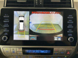 バックモニター付き。 車両後方の映像が画面に表示されるので、車庫入れが苦手な人も安心です。ただし、目視確認もお忘れなくお願いいたします。