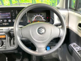 インテリアに合わせたデザインのステアリングは、運転される方のことも考え、運転しやすい形状、大きさです。是非一度、実際に触ってお確かめください。