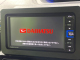 【純正ナビ】人気の純正ナビを装備しております。ナビの使いやすさはもちろん、オーディオ機能も充実!キャンプや旅行はもちろん、通勤や買い物など普段のドライブも楽しくなるはず♪