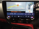 純正ナビ付です。もちろん車両後方を表示するバックガイドモニターが付いていて車庫入れ安心!