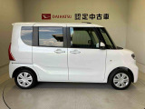 車両右側面からの写真になります。車をご覧になりたい時はお気軽に最寄りの店舗へご相談下さい。