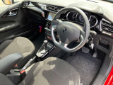 運転席は使用感ございません。
