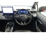 スポーティームード溢れる運転席周りですね。 クイックなドライビングに対応できるよな運転席回りになっています。 ドライブがますます楽しくなりますね!