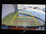 バックガイドモニターで、後方を確認しながら安心して駐車することができます。運転初心者も熟練者も必須の機能ですよ!