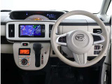 高いホールド性で運転姿勢が安定します。長距離ドライブでも疲れにくいのが魅力です。快適なドライビングライフをお送りください♪