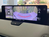 【360&deg;ビューモニター】専用のカメラにより、上から見下ろしたような視点で360度クルマの周囲を確認することができます☆死角部分も確認しやすく、狭い場所での切り返しや駐車もスムーズに行えます。