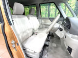 運転席シート廻りは使用感も少なく、良好な状態となっています。丁寧に使われていたことがよくわかりますね。