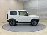全車1年間の走行距離無制限のロングラン保証付きです。また、さらに安心をお求めの方には1年〜2年の保証延長ができる「ロングラン&alpha;保証」(有償)もお選びいただけます。