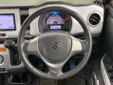 【純正革巻きステアリング】上質な革を使用することで、手にしっかり馴染みとても運転しやすいハンドルです♪