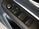電動格納式ドアミラー・パワーウインドウを装備しています。