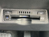 ETC搭載車しか通過できないスマートICが利用できるようになります。現在、スマートICの設置箇所も増えてきてます。また、料金所での小銭の出し入れや雨天時における窓の開閉などの紛らわしさも解消されます。