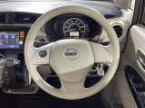 【ステアリング】軽い力で扱いやすいハンドルです。目立つ傷やスレなどなく綺麗な状態です!除菌プランいれていただくとさらに快適に!清潔なお車はお子様にも安心ですね!