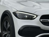 人間工学をもとに設計されたメルセデス・ベンツのシートは、柔らか過ぎず長距離のドライブでも疲れにくい構造になっております。車の運転で腰に負担を感じられる方は是非一度お試しください。