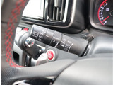 【車屋】として、長く車業界に従事した経験豊富なスタッフが在籍しております。