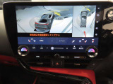 純正ナビ付です。もちろん車両後方を表示するバックガイドモニターが付いていて車庫入れ安心!