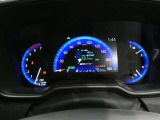とっても見やすいメーターです。夜間時はラグジュアリーな気分にさせてくれる照明が魅力ですので、夜のドライブも楽しみになりますよ♪