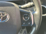 ステアリングスイッチ付きで運転中、前方から目線をそらすことなく、オーディオ等の操作が可能です!