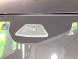 【スズキ セーフティサポート】走行中に前方の車両等を認識し、衝突しそうな時は警報とブレーキで衝突回避と被害軽減をアシスト。より安全にドライブをお楽しみいただけます。