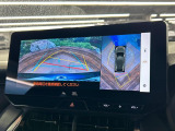 【パノラミックビューモニター】専用のカメラにより、上から見下ろしたような視点で360度クルマの周囲を確認することができます☆死角部分も確認しやすく、狭い場所での切り返しや駐車もスムーズに行えます。