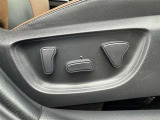 パワーシート搭載。微妙な調整が手軽にでき、最適なポジションで運転することが可能です。