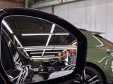 【ブラインドスポットアシスト】車線変更時に目視できない車を検知すると、検知した側のミラーに警告ライトが点灯。更にステアリングを制御し、アシストします。