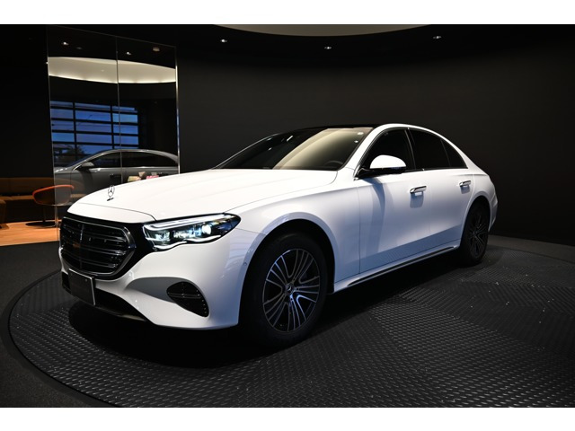 Eクラス E300 エクスクルーシブ AMGラインパッケージ (ISG) 