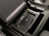 【置くだけ充電器】搭載車両です!!ケーブル要らずで置くだけで充電できる人気の装備です!!