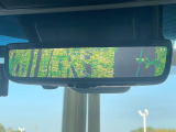 【デジタルインナーミラー】後席の大きな荷物や同乗者で後方が確認しづらい時でも安心!カメラが撮影した車両後方の映像をルームミラー内に表示。クリアな視界で状況の確認が可能です!