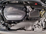 BMWのエンジンは世界的にも認められている高性能エンジンです。レスポンスがよく高回転型の心地よい吹きあがりなど駆け抜ける歓びのキーになる部分でございます。