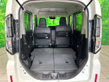 積み下ろしのしやすいデッキにはたっぷりと荷物を積み込んでいただけます。遊びから仕事まで、様々なシーンで頼れます♪