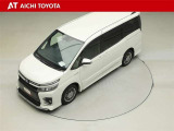 ご来店ありがとうございます。車両紹介の詳細写真とコメントが掲載してあります。是非ご覧ください。1.8LガソリンエンジンとモーターのHVヴォクシーが入荷が入荷しました。しかも人気グレードのZS。