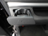 カップホルダーは運転席や助手席からちょうど手の届く位置です!!