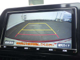 バックモニターが付いているため、車庫入れも安心です!