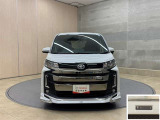 お車購入のポイントとなるフロントマスクです。上質で迫力あるデザインですね☆☆