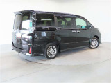 走りにこだわりながら収納力も持ち合わせたお車です。荷物を載せて軽快なドライブを楽しめますよ♪