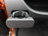 カップホルダーは運転席や助手席からちょうど手の届く位置です!!