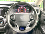 【純正革巻きステアリング】上質な革を使用することで、手にしっかり馴染みとても運転しやすいハンドルです♪