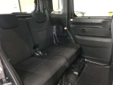 ゆとりある広々とした車内空間は、ドライブを始め買い物やレジャーなど、幅広く活躍します。一人でもみんなとでもお出かけを楽しみましょう!