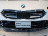 BMW代表的な特徴のキドニーグリル。BMWのすべてのモデルに採用され、BMWらしさを強調しております。